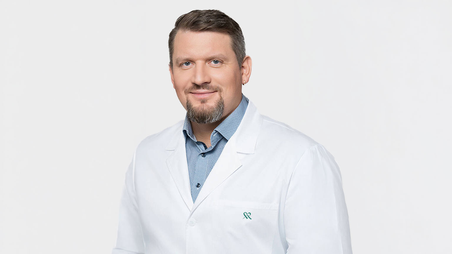 Meet the Surgeon: Dr Justinas Vaičiulis on shoulder, elbow and knee surgery